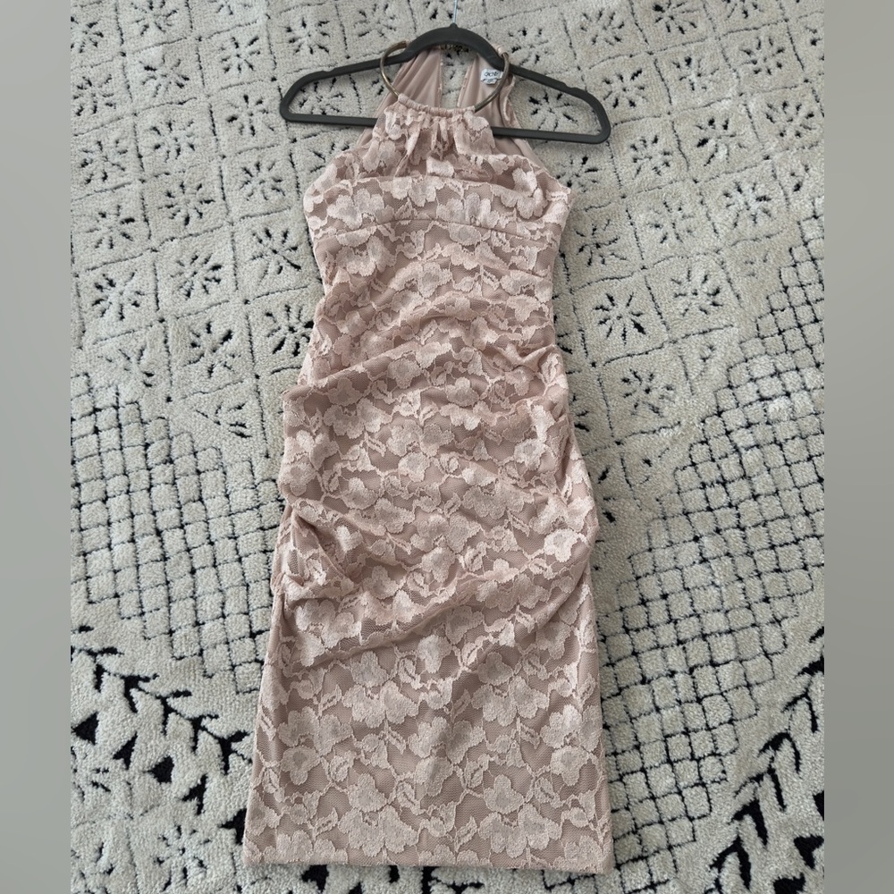 Cache Dress - Picture 1 of 3